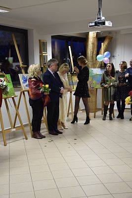 Grafika 41: Wystawa malarska malarek z lęborskiego Uniwersytetu Trzeciego Wieku 18.02.2020