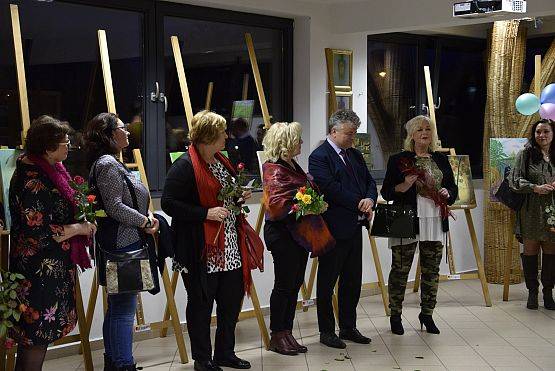 Grafika 44: Wystawa malarska malarek z lęborskiego Uniwersytetu Trzeciego Wieku 18.02.2020