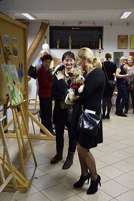 Grafika 56: Wystawa malarska malarek z lęborskiego Uniwersytetu Trzeciego Wieku 18.02.2020