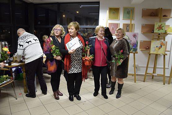 Grafika 62: Wystawa malarska malarek z lęborskiego Uniwersytetu Trzeciego Wieku 18.02.2020