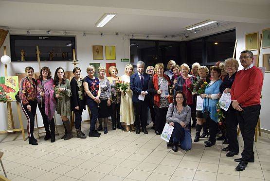 Grafika 68: Wystawa malarska malarek z lęborskiego Uniwersytetu Trzeciego Wieku 18.02.2020