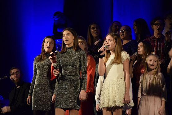 Grafika 2: „Raduj się świecie” - koncert świąteczny online