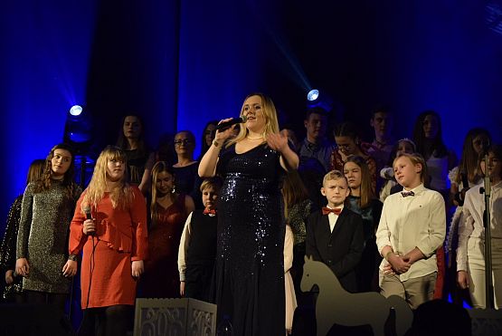 Grafika 3: „Raduj się świecie” - koncert świąteczny online