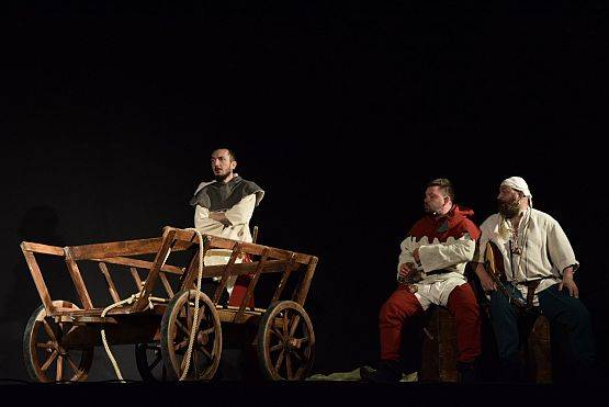 Grafika 14: Spektakl teatralny „O trzech zaklętych królewnach, czyli opowieści rozbójników” 30.05.2021