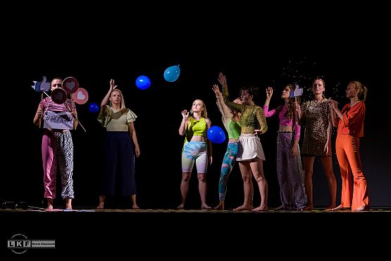 Grafika 4: Spektakle Teatru Tańca Jeszcze 5 Minut 21.06.2021