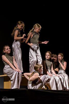 Grafika 7: Spektakle Teatru Tańca Jeszcze 5 Minut 21.06.2021