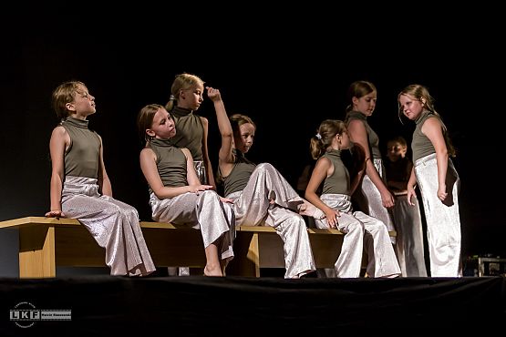 Grafika 8: Spektakle Teatru Tańca Jeszcze 5 Minut 21.06.2021