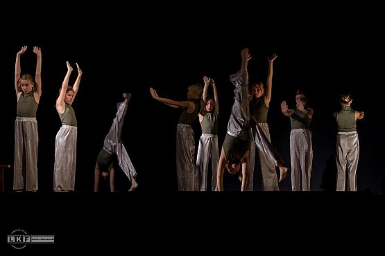 Grafika 11: Spektakle Teatru Tańca Jeszcze 5 Minut 21.06.2021