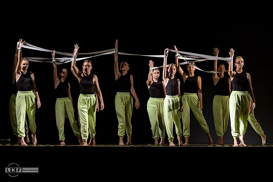 Grafika 13: Spektakle Teatru Tańca Jeszcze 5 Minut 21.06.2021