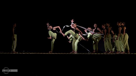 Grafika 15: Spektakle Teatru Tańca Jeszcze 5 Minut 21.06.2021