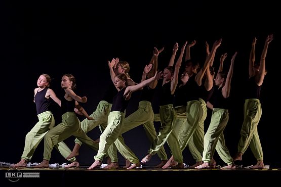 Grafika 17: Spektakle Teatru Tańca Jeszcze 5 Minut 21.06.2021