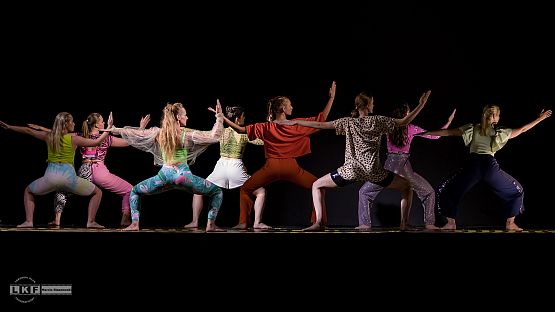 Grafika 18: Spektakle Teatru Tańca Jeszcze 5 Minut 21.06.2021