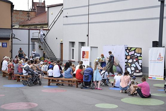 Grafika 9: Letnie spektakle teatralne 25.07.2021