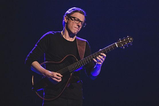 Grafika 2: “Wysocki, Okudżawa - dwaj najwięksi bardowie XX wieku”