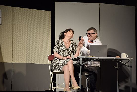 Grafika 4: Spektakl "Kobieta idealna" - 17.03.2022