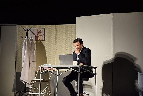 Grafika 22: Spektakl "Kobieta idealna" - 17.03.2022