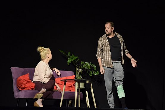 Grafika 6: Spektakl "Żona do adopcji" - 18.05.2022