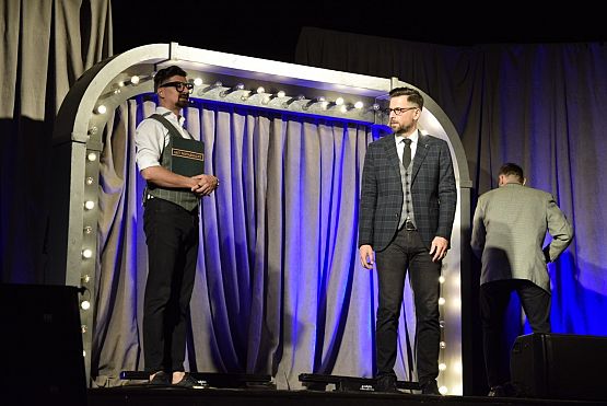 Grafika 3: Kabaret PARANIENORMALNI - 21.05.2022