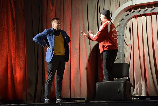 Grafika 5: Kabaret PARANIENORMALNI - 21.05.2022