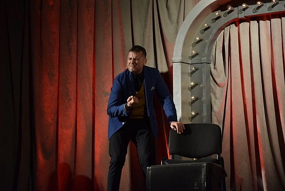 Grafika 8: Kabaret PARANIENORMALNI - 21.05.2022