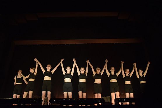 Grafika 7: Spektakle Teatru Tańca Jeszcze Pięć Minut 5.06.2022