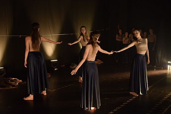 Grafika 18: Spektakle Teatru Tańca Jeszcze Pięć Minut 5.06.2022