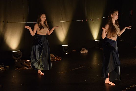 Grafika 19: Spektakle Teatru Tańca Jeszcze Pięć Minut 5.06.2022