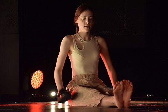 Grafika 28: Spektakle Teatru Tańca Jeszcze Pięć Minut 5.06.2022