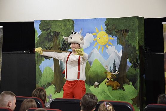 Grafika 2: Letnie spektakle teatralne dla dzieci - "Koziołek Matołek wyrusza w świat" - 23.07.2022