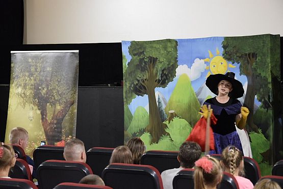 Grafika 8: Letnie spektakle teatralne dla dzieci - "Koziołek Matołek wyrusza w świat" - 23.07.2022