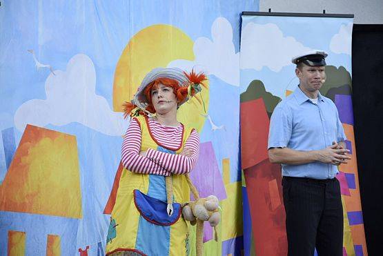 Grafika 5: Letnie spektakle teatralne dla dzieci - "Nadchodzi Pipi" - 24.07.2022