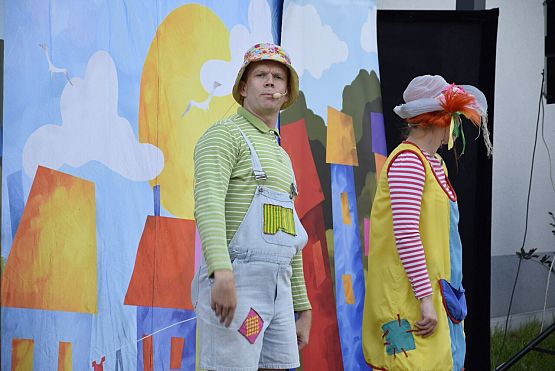 Grafika 15: Letnie spektakle teatralne dla dzieci - "Nadchodzi Pipi" - 24.07.2022