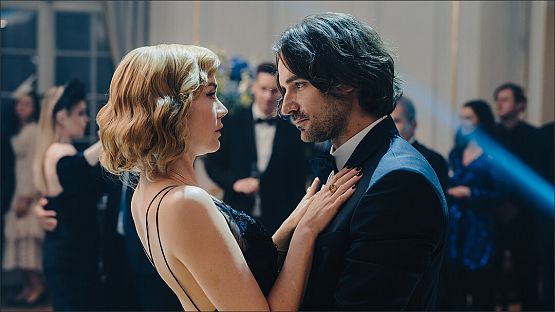 Grafika 3: Miłość na pierwszą stronę