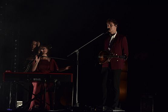 Grafika 2: Koncert zespołu KWIAT JABŁONI - 2.12.2022