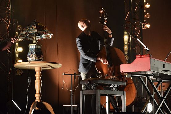 Grafika 5: Koncert zespołu KWIAT JABŁONI - 2.12.2022