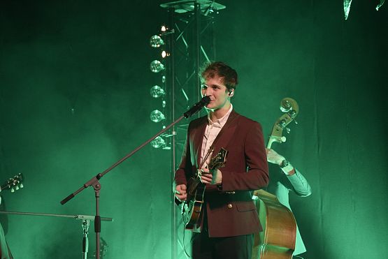 Grafika 9: Koncert zespołu KWIAT JABŁONI - 2.12.2022