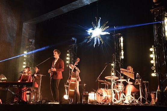 Grafika 15: Koncert zespołu KWIAT JABŁONI - 2.12.2022