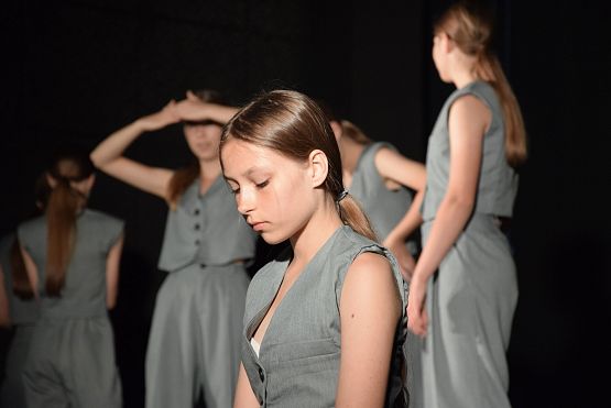 Grafika 1: Spektakle Teatru Tańca Jeszcze 5 Minut - 18.06.2023