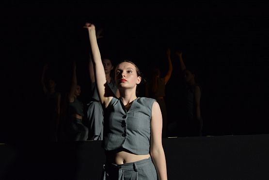 Grafika 2: Spektakle Teatru Tańca Jeszcze 5 Minut - 18.06.2023