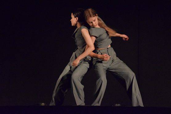 Grafika 7: Spektakle Teatru Tańca Jeszcze 5 Minut - 18.06.2023