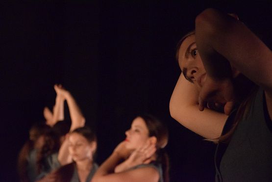 Grafika 8: Spektakle Teatru Tańca Jeszcze 5 Minut - 18.06.2023