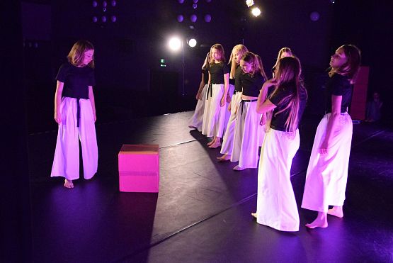 Grafika 11: Spektakle Teatru Tańca Jeszcze 5 Minut - 18.06.2023