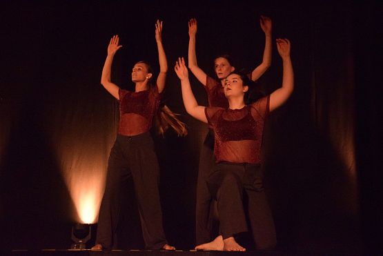 Grafika 19: Spektakle Teatru Tańca Jeszcze 5 Minut - 18.06.2023