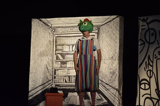 Grafika 2: Letnie spektakle teatralne w Zakątku Kultury - "W 7 DNI DOOKOŁA BAJEK" - 22.07.2023