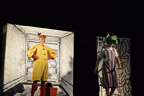 Grafika 7: Letnie spektakle teatralne w Zakątku Kultury - "W 7 DNI DOOKOŁA BAJEK" - 22.07.2023