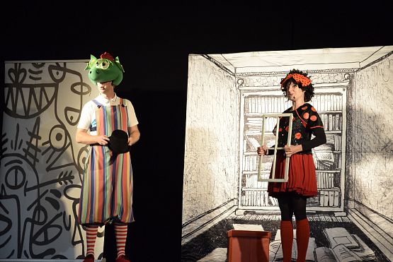 Grafika 11: Letnie spektakle teatralne w Zakątku Kultury - "W 7 DNI DOOKOŁA BAJEK" - 22.07.2023