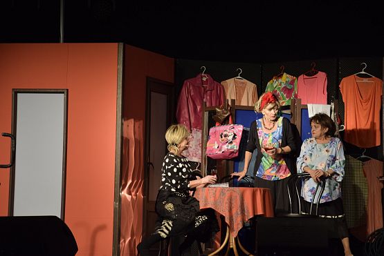 Grafika 2: Spektakl teatralny "KLIMAKTERIUM I JUŻ!" - 04.09.2023