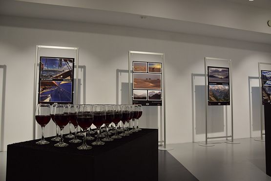 Grafika 21: "Za horyzontem" - wernisaż Lęborskiego Klubu Fotograficznego (20.10.2023)