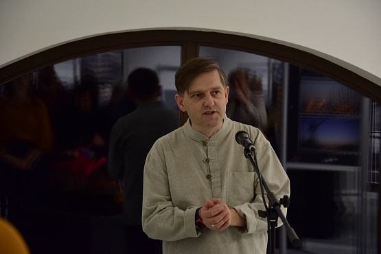 Grafika 8: "Za horyzontem" - wernisaż Lęborskiego Klubu Fotograficznego (20.10.2023)