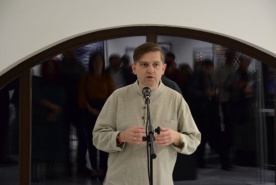 Grafika 7: "Za horyzontem" - wernisaż Lęborskiego Klubu Fotograficznego (20.10.2023)